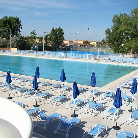 Grau Du Roi Mh 2/3 Resort